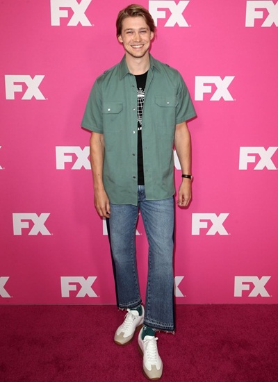 Joe Alwyn Measurements and Facts