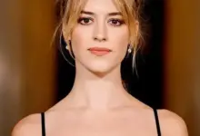 Daisy Edgar-Jones face close-up