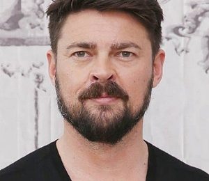 Karl Urban Height Weight Shoe Size Body Measurements Facts Family