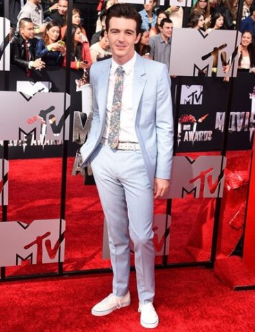 Drake Bell Height Weight Shoe Size Body Measurements Facts Family
