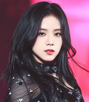 Kim Jisoo Measurements Height Weight Shoe Size Facts ...