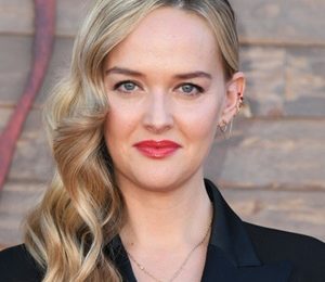 Jess Weixler Height Weight Body Measurements Shoe Size Facts Family