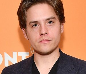 Dylan Sprouse Height Weight Shoe Size Measurements Family Ethnicity