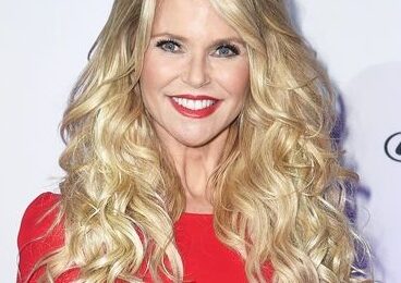 Christie Brinkley Body Measurements Height Weight Shoe Size Statistics