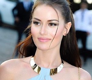 Fahriye Evcen Body Measurements Height Weight Shoe Size Family Wiki