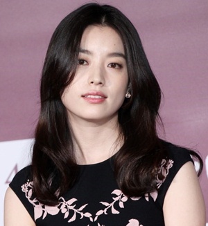 Han Hyo-joo Body Measurements Height Weight Shoe Size Family Wiki