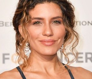 Juliana Harkavy Height Weight Shoe Size Measurements Stats Family