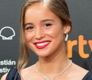 Alba Baptista Height Weight Shoe Size Measurements Facts Family
