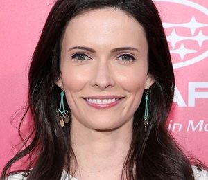 Elizabeth Tulloch Height Weight Shoe Size Body Measurements Facts