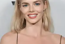 Samara Weaving blonde hair