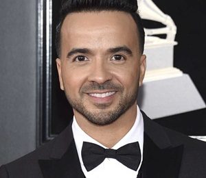 Luis Fonsi Height Weight Shoe Size Measurements Vital Stats