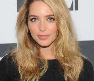 Jessica Rothe Height Weight Shoe Size Body Measurements Statistics