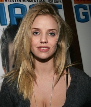 Kelli Garner Height Weight Shoe Size Body Measurements Vital Stats