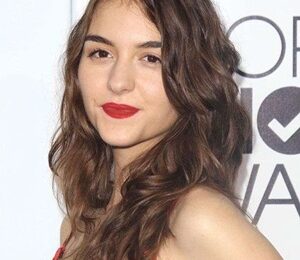 Quinn Shephard Body Measurements Height Weight Shoe Size