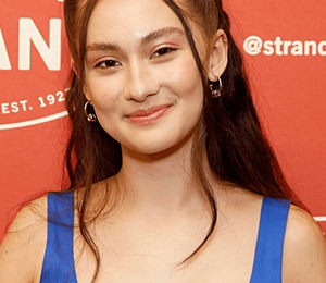 Lola Tung Body Measurements Height Weight Shoe Size Statistics