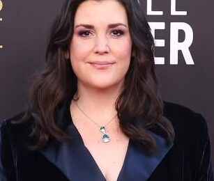 Melanie Lynskey Height Weight Shoe Size Measurements Family