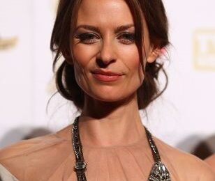 Kat Stewart Height Weight Shoe Size Body Measurements Ethnicity