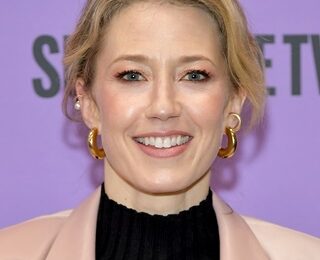 Carrie Coon Height Weight Shoe Size Measurements Family Wiki