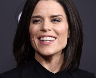 Neve Campbell Height Weight Body Measurements Shoe Size Facts