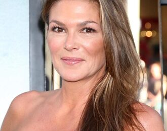 Paige Turco Height Weight Shoe Size Body Measurements Facts