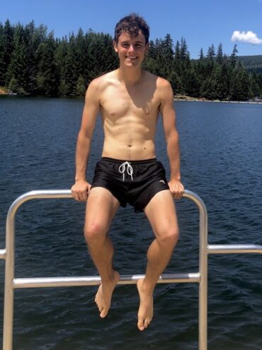 Connor Franta Height Weight Shoe Size Measurements Family Bio