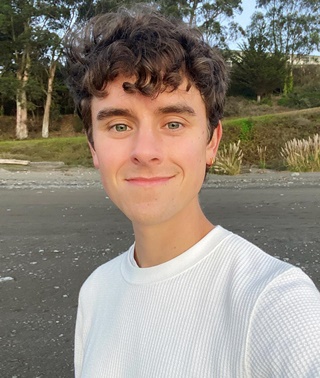 Connor Franta Height Weight Shoe Size Measurements Family Bio