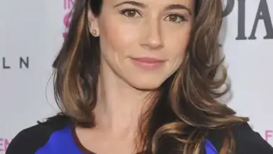 Linda Cardellini Face portrait