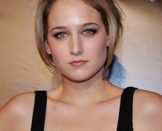 Leelee Sobieski Body Measurements Height Weight Shoe Size Facts