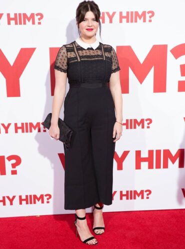 Casey Wilson Height Weight Body Measurements Shoe Size Facts