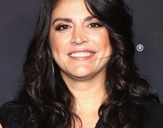 Cecily Strong Height Weight Shoe Size Body Measurements Facts