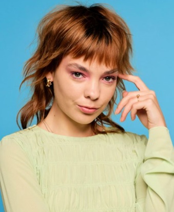 Actress Chloe Hayden Profile