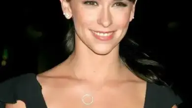 Jennifer Love Hewitt Face