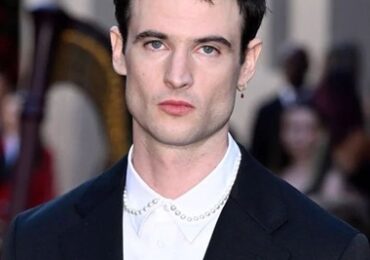 Tom Sturridge Height Weight Body Measurements Net Worth Statistics