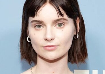 Lola Petticrew Height Weight Body Measurements Net Worth Statistics