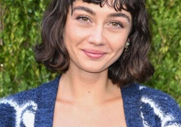 Sydney Chandler Body Measurements Height Weight Shoe Size Net Worth